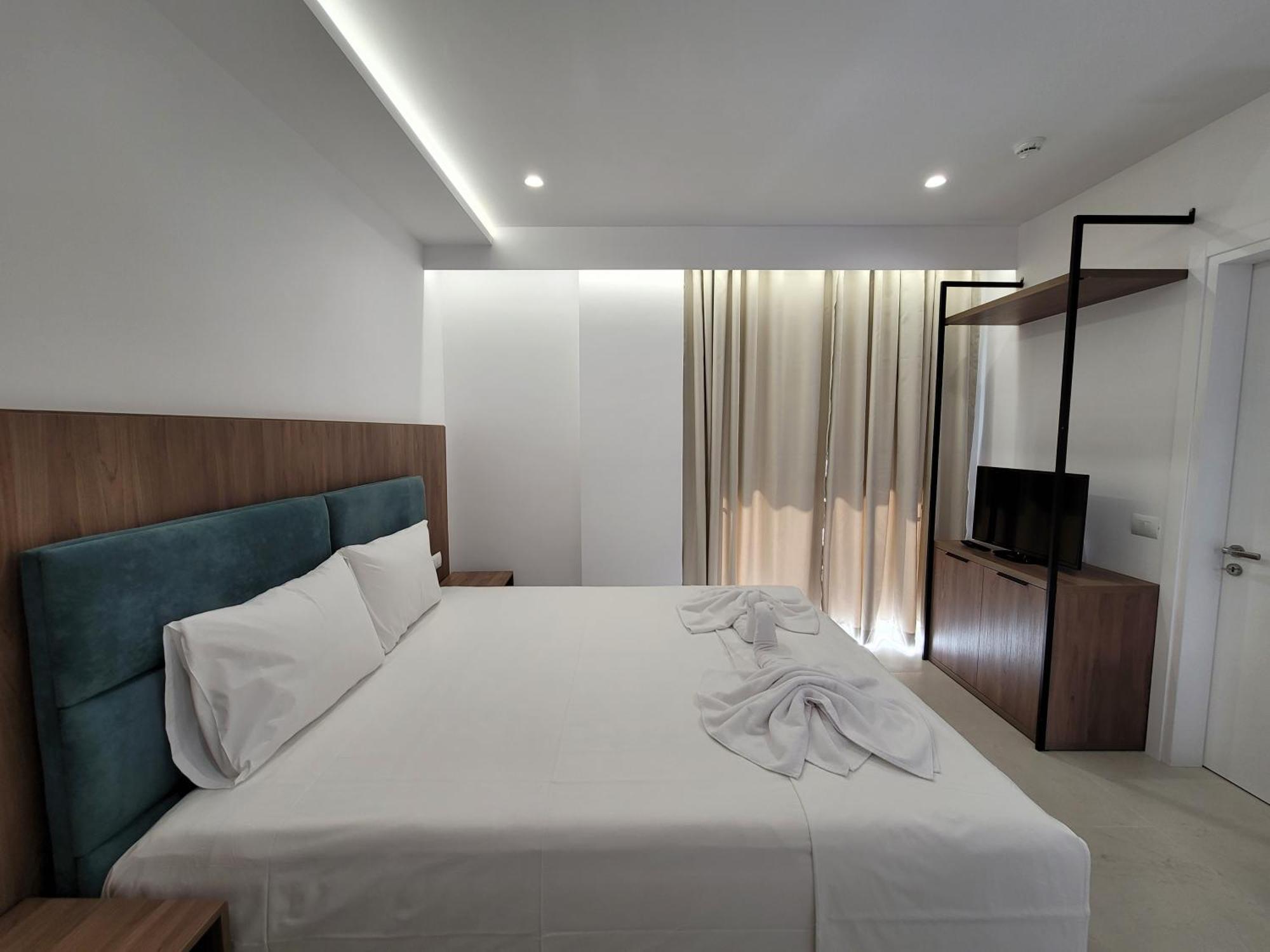 Prestige Hotel Ksamil Esterno foto