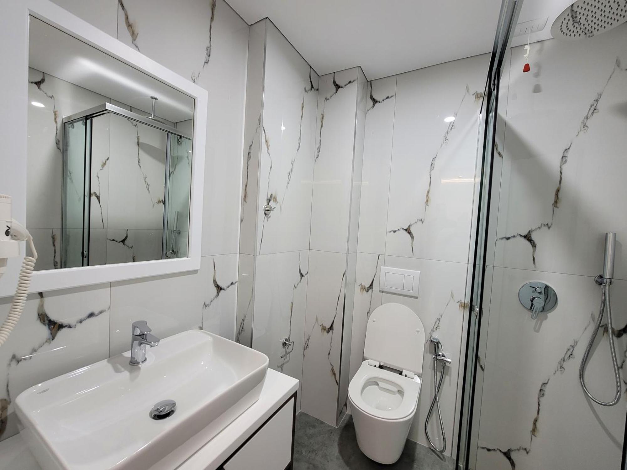 Prestige Hotel Ksamil Esterno foto
