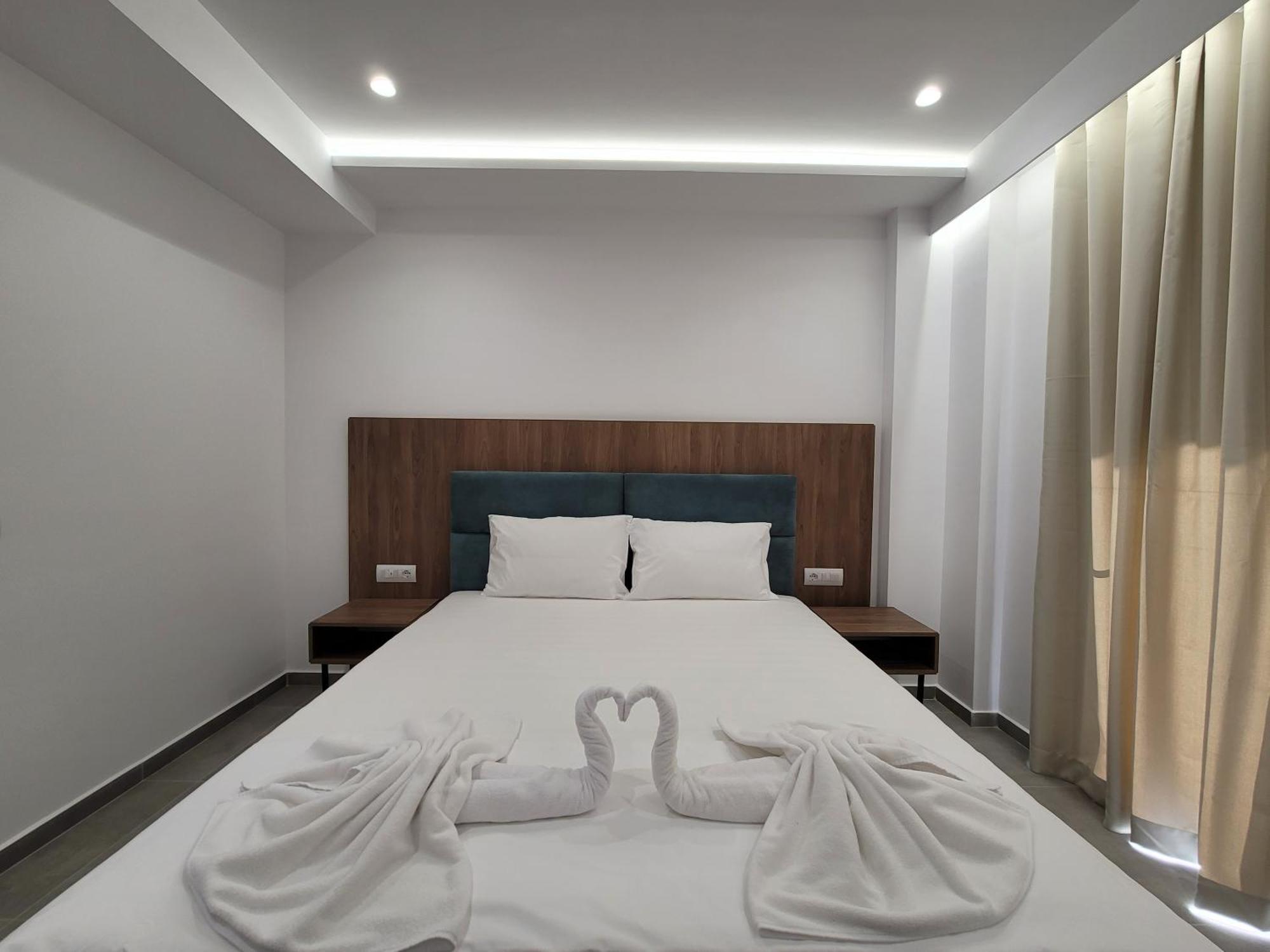Prestige Hotel Ksamil Esterno foto