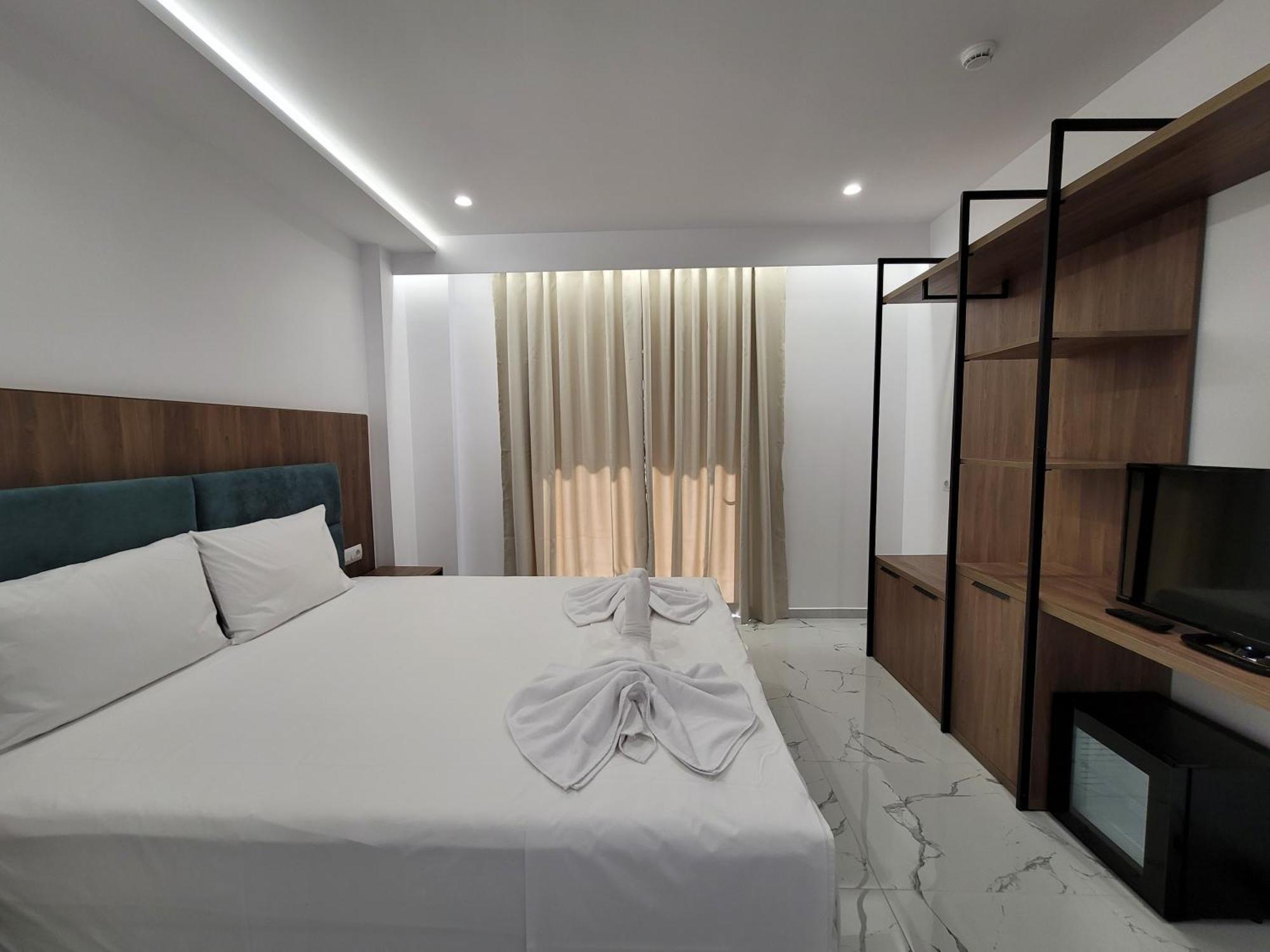 Prestige Hotel Ksamil Esterno foto