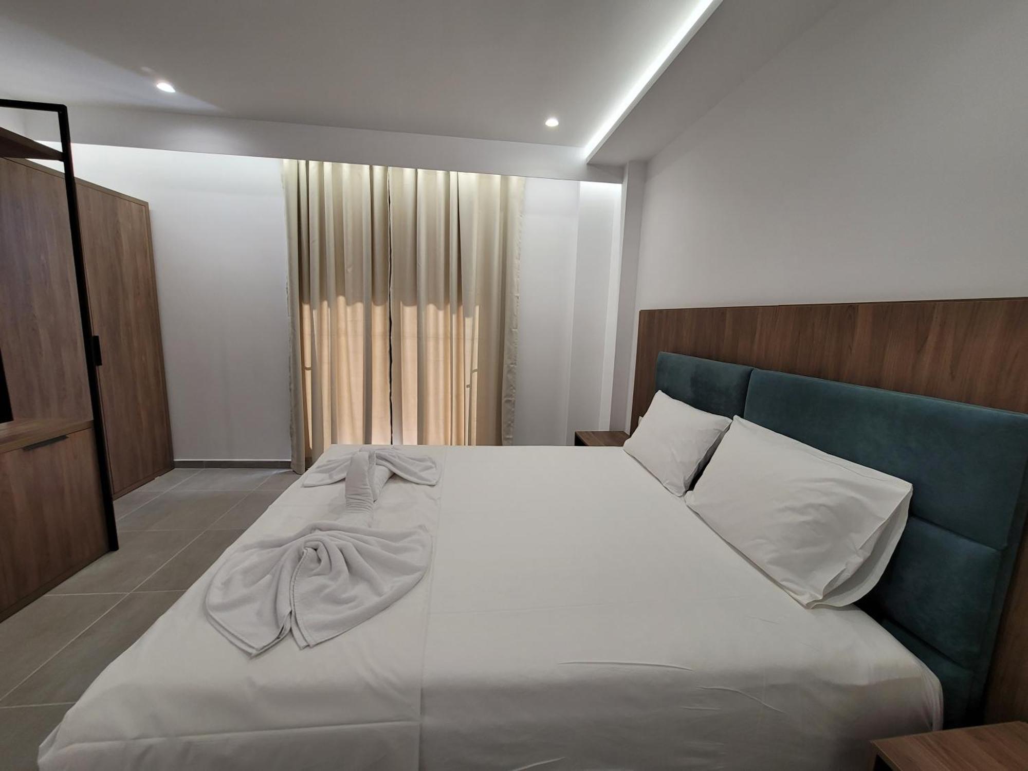 Prestige Hotel Ksamil Esterno foto