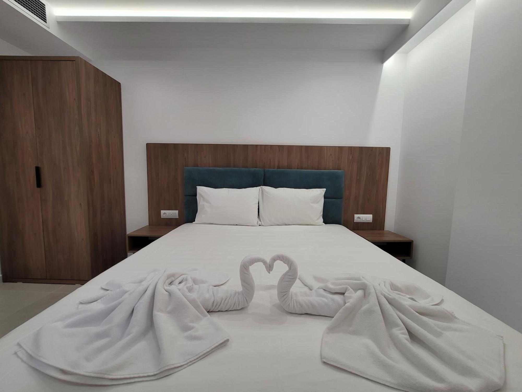 Prestige Hotel Ksamil Esterno foto