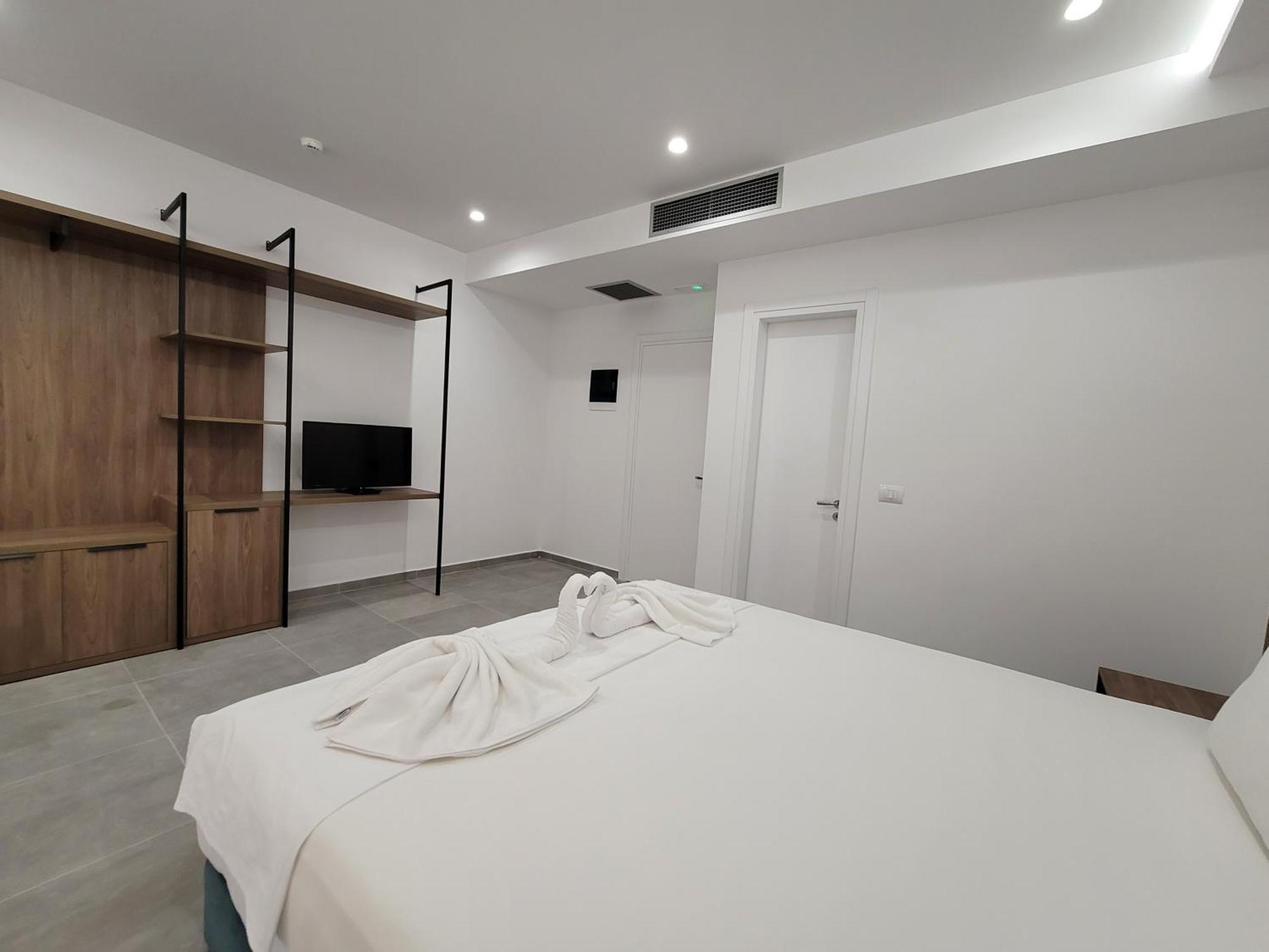 Prestige Hotel Ksamil Esterno foto