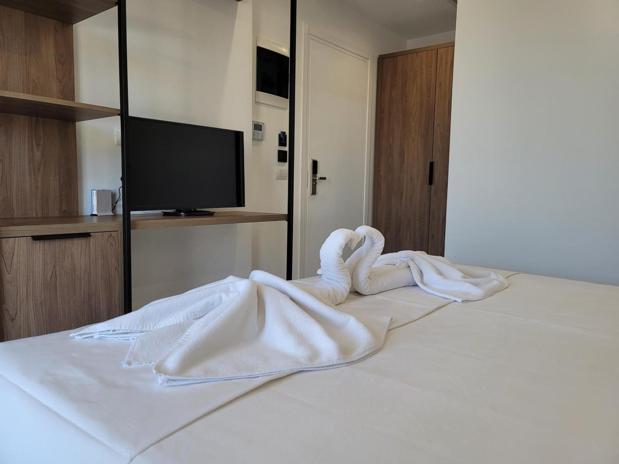 Prestige Hotel Ksamil Esterno foto
