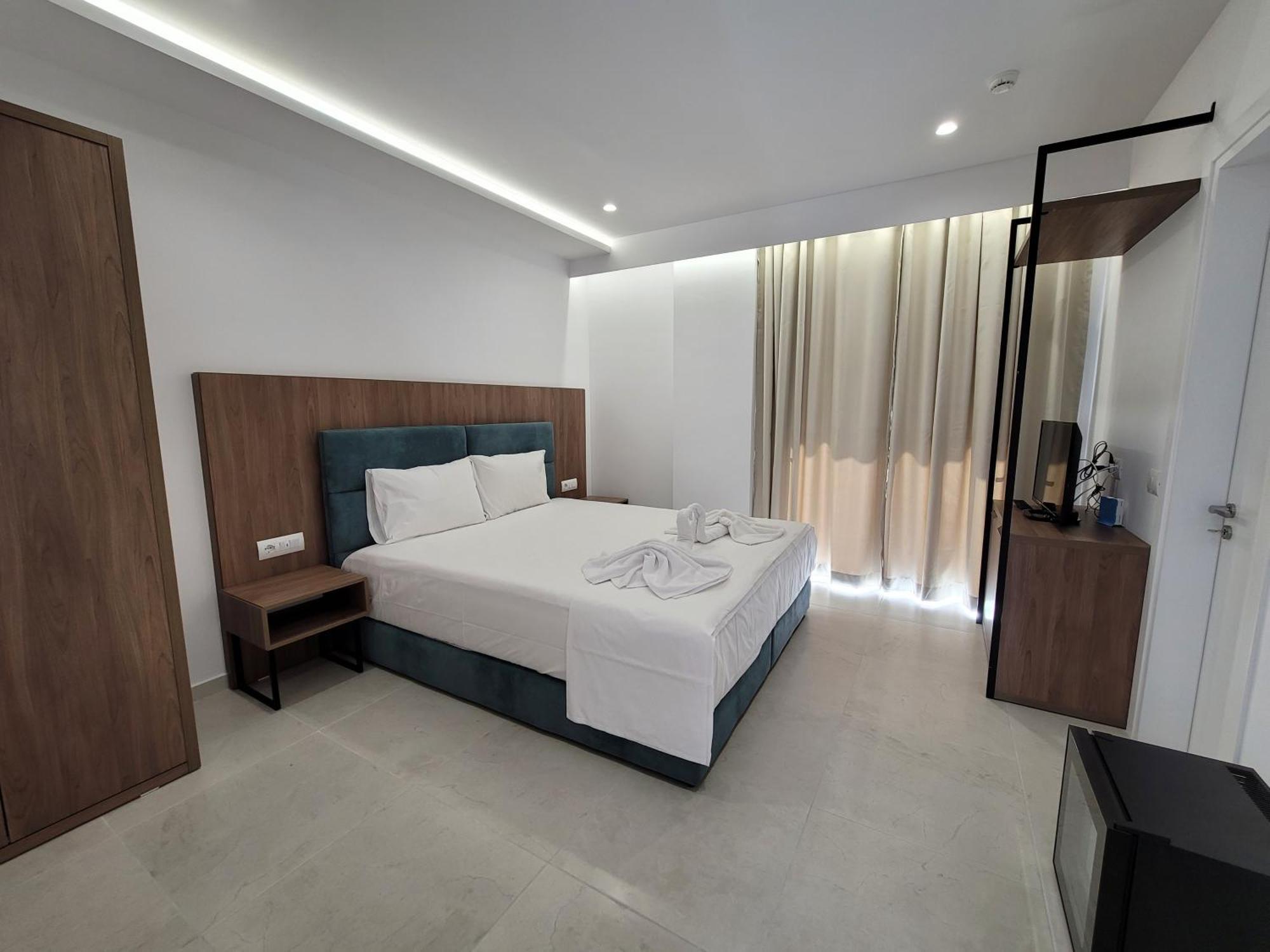 Prestige Hotel Ksamil Esterno foto