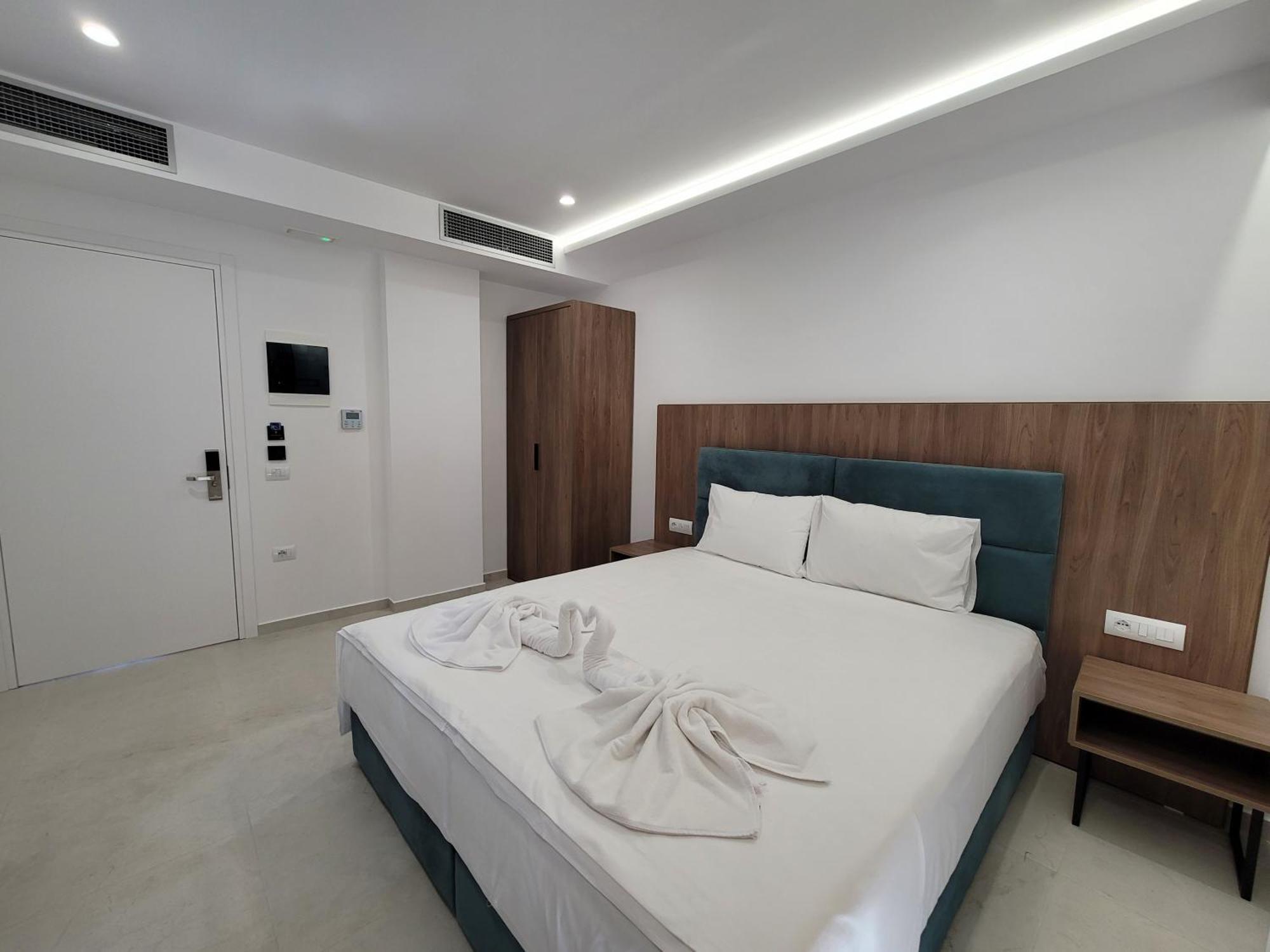 Prestige Hotel Ksamil Esterno foto