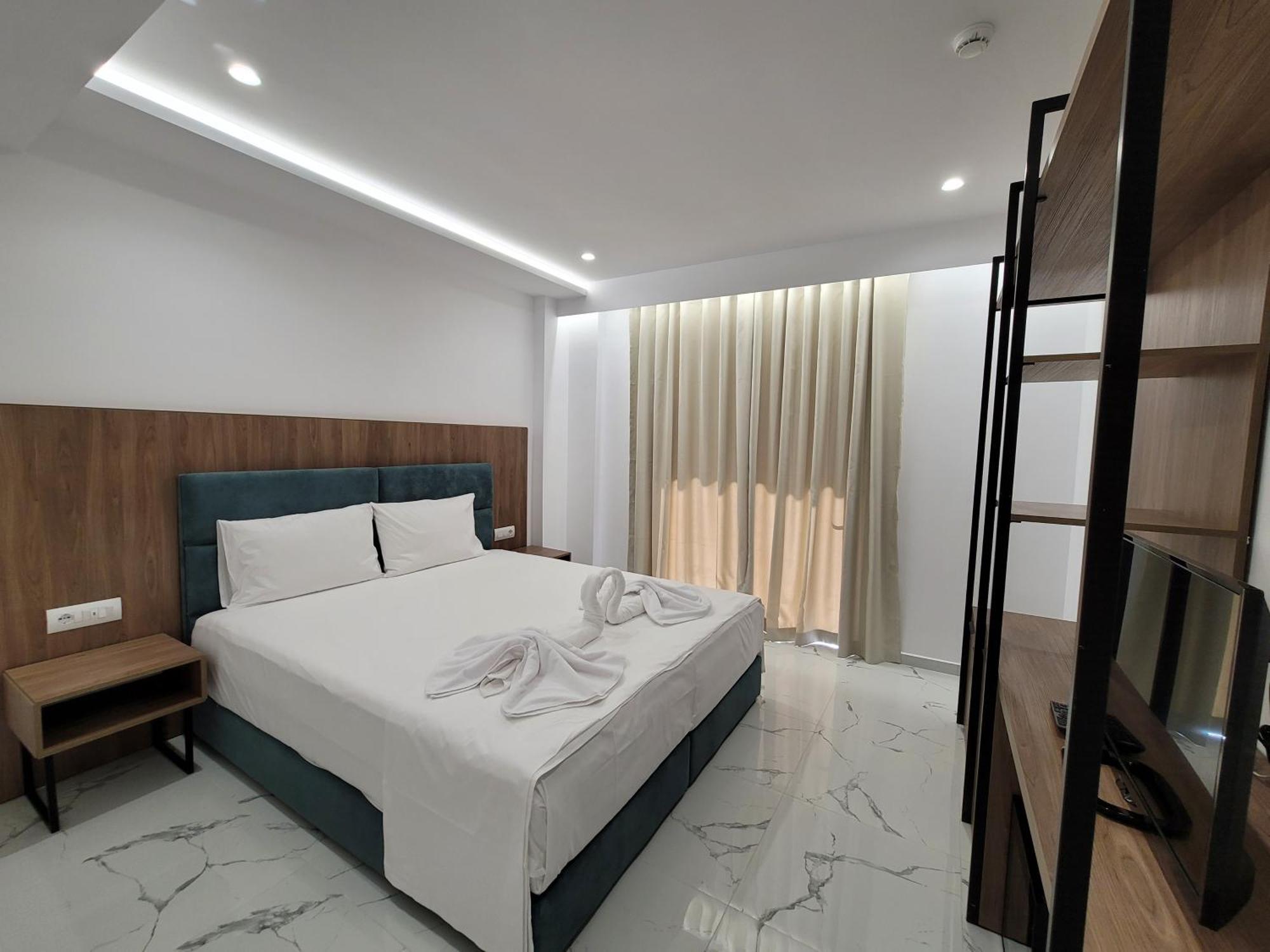 Prestige Hotel Ksamil Esterno foto