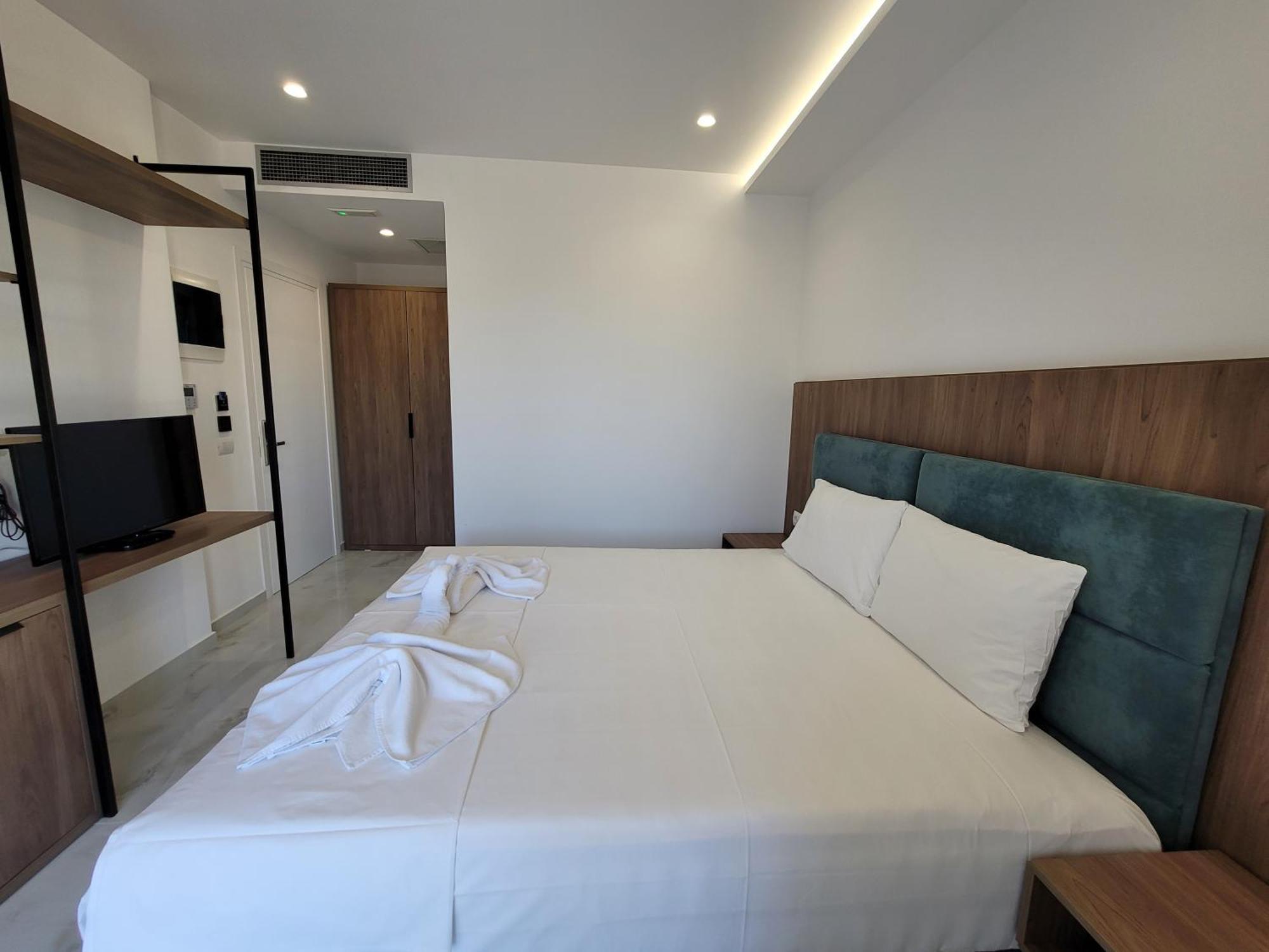 Prestige Hotel Ksamil Esterno foto