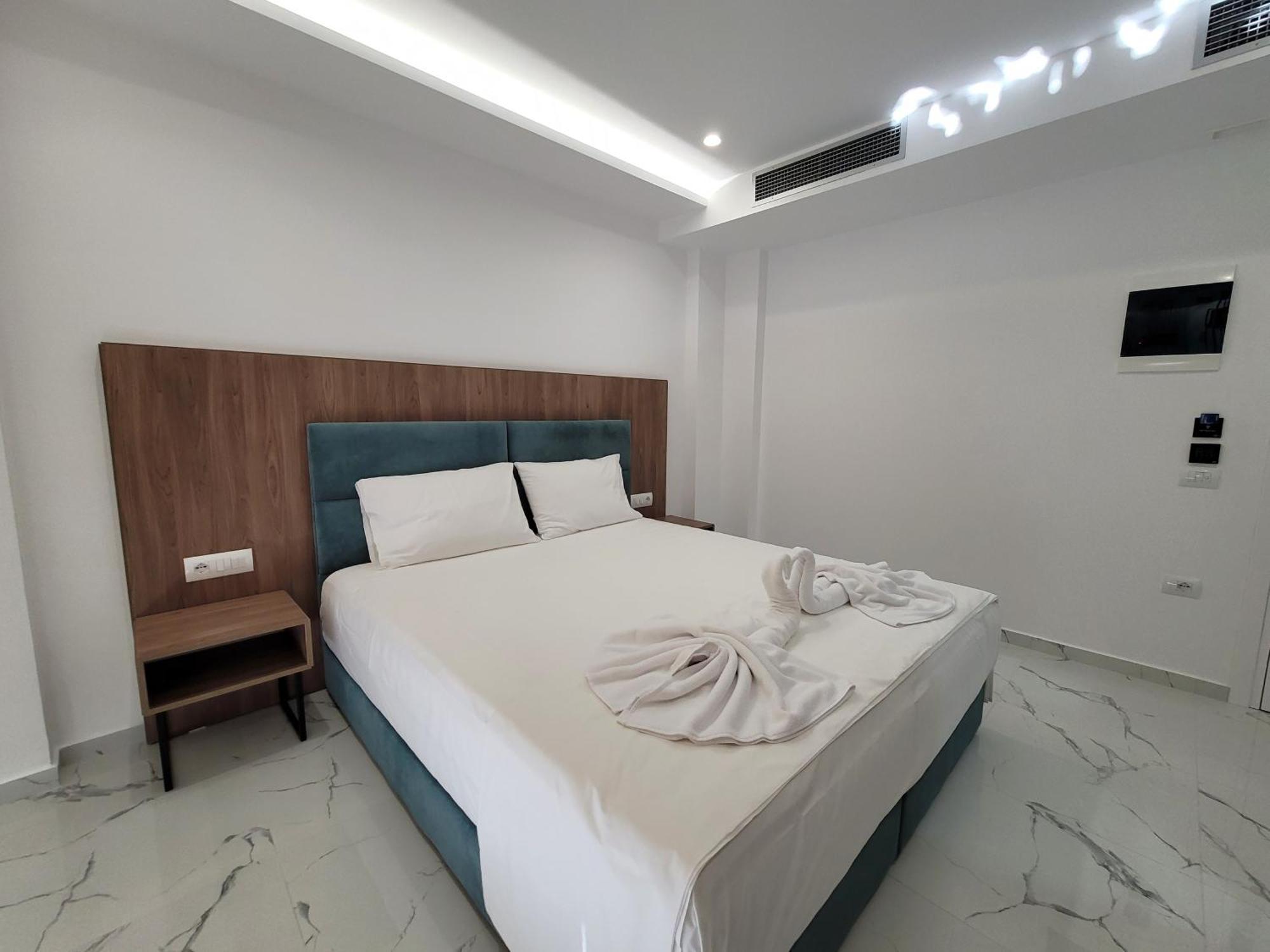 Prestige Hotel Ksamil Esterno foto