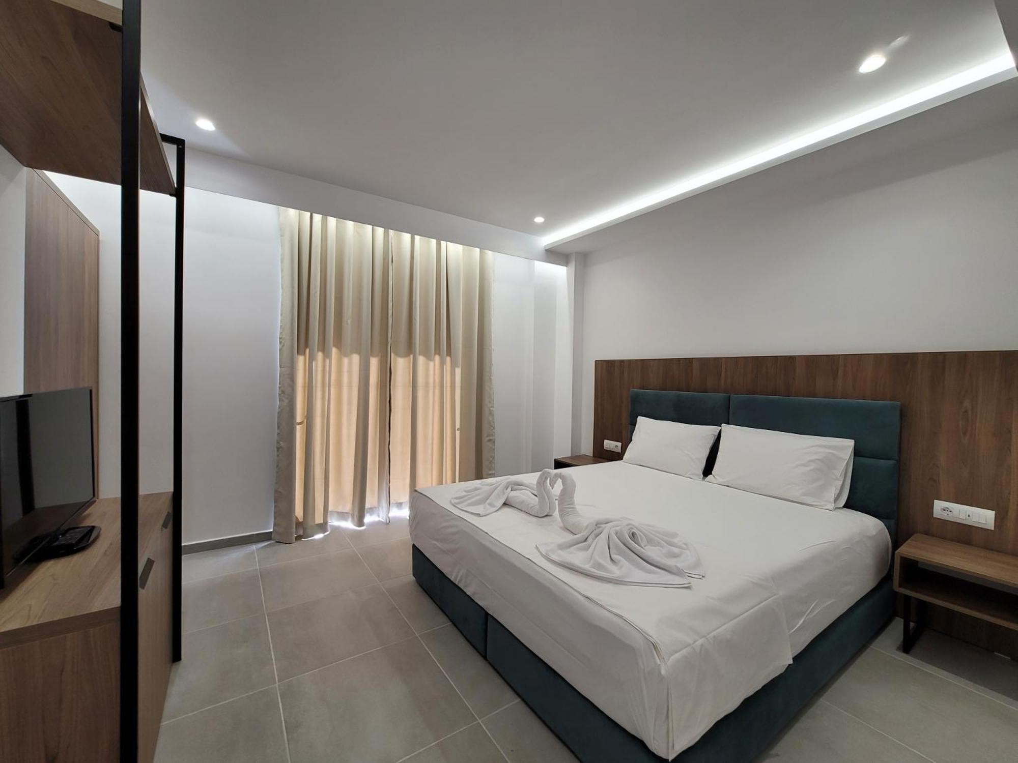 Prestige Hotel Ksamil Esterno foto
