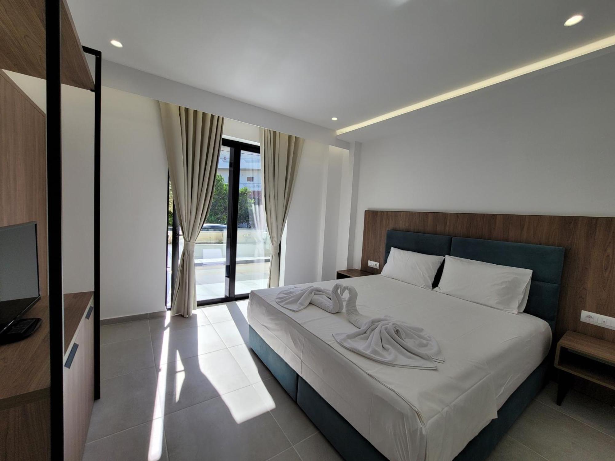 Prestige Hotel Ksamil Esterno foto