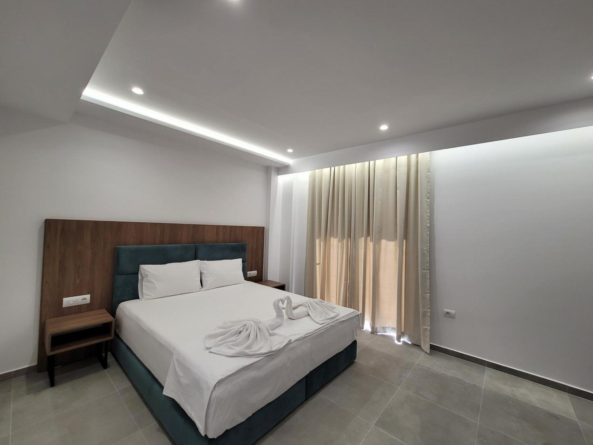 Prestige Hotel Ksamil Esterno foto
