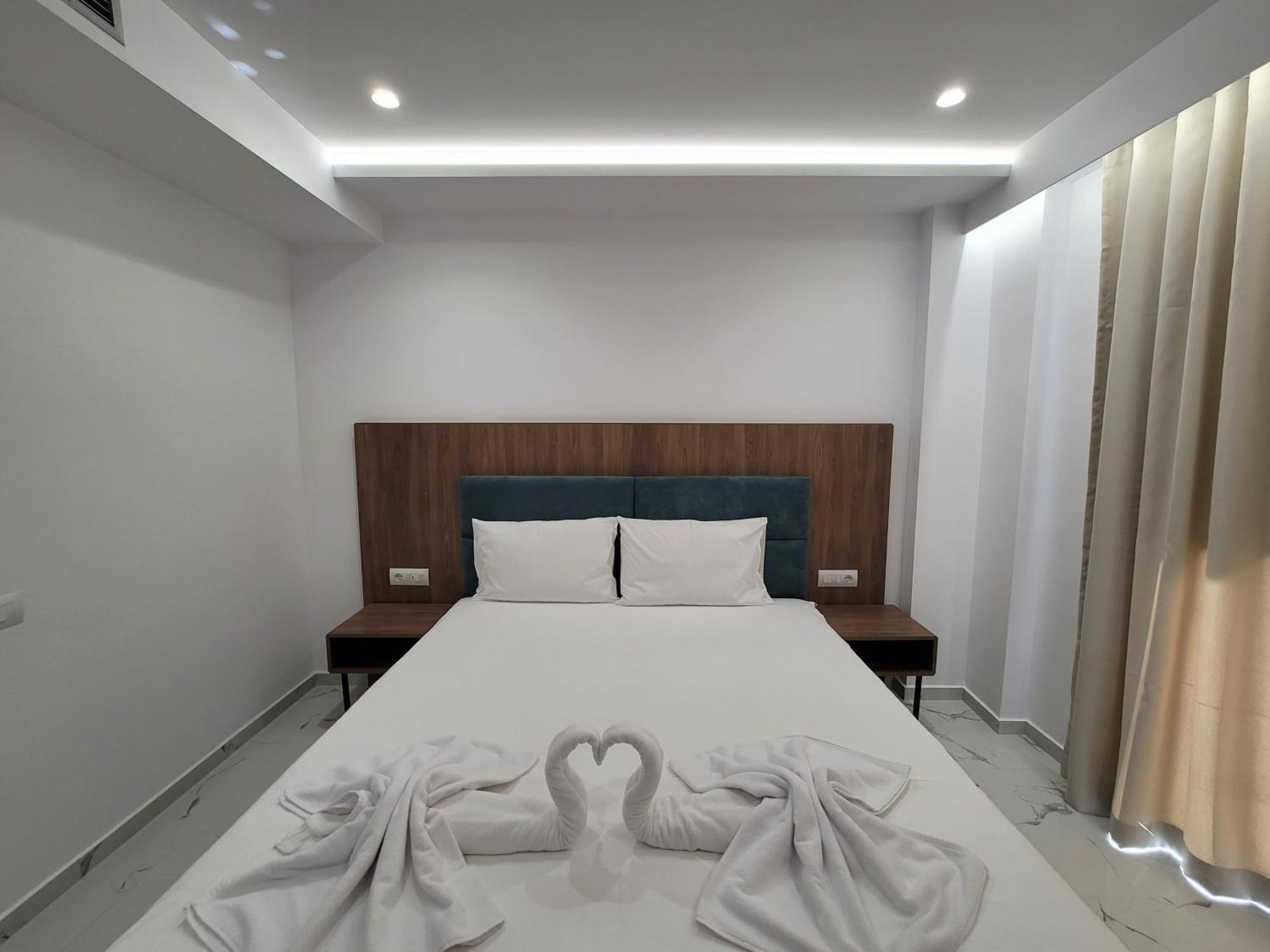 Prestige Hotel Ksamil Esterno foto